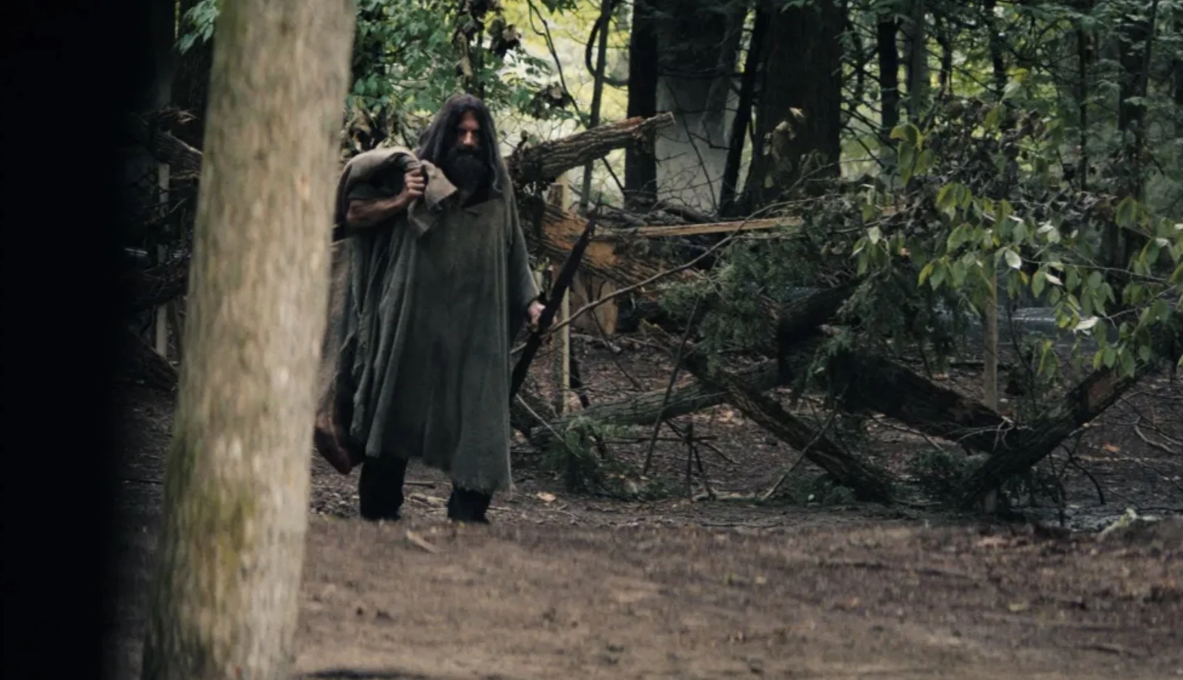 First look at Lou Ferrigno as a cannibalistic pig farmer in THE HERMIT